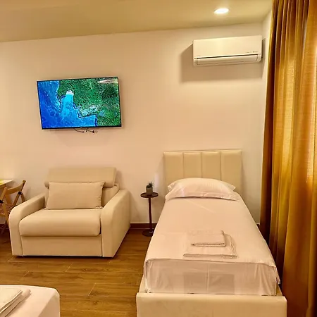 Apartman Yellow - By Luckymoonapartments Saranda