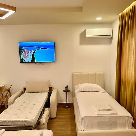 Yellow - By Luckymoonapartments Apartman Saranda