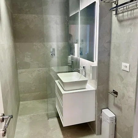 Apartman Yellow - By Luckymoonapartments Saranda